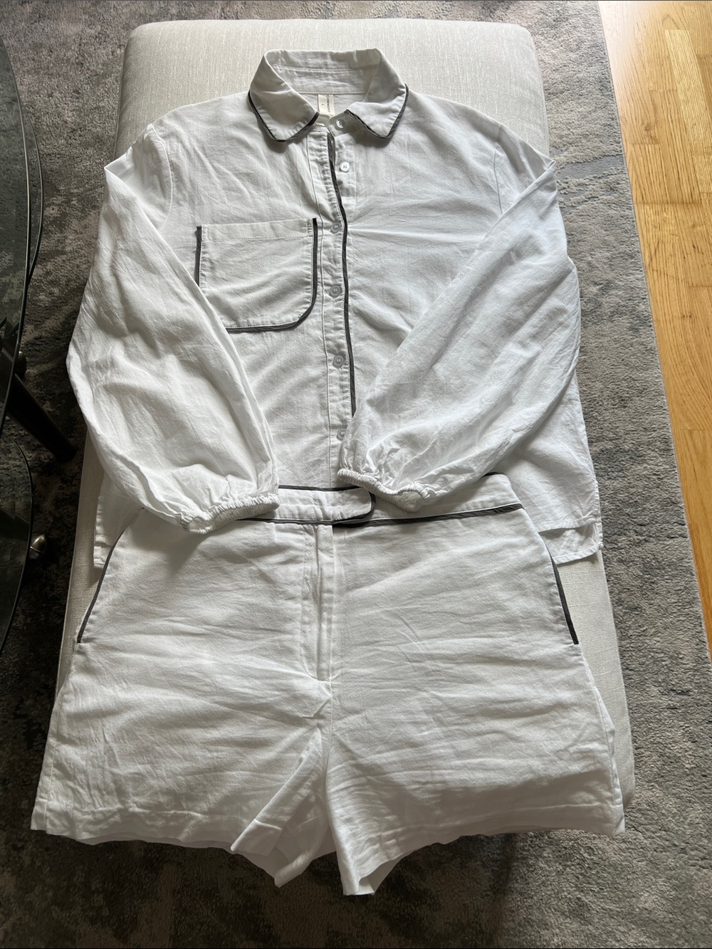 Commense White Linen-Blend Top with Black Piping Set